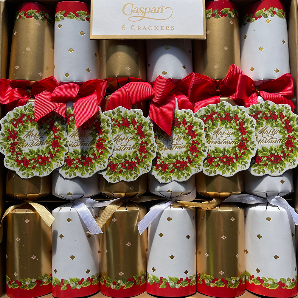 Caspari Christmas Crackers Holly and Berry Wreath 6 x 12 inch crackers